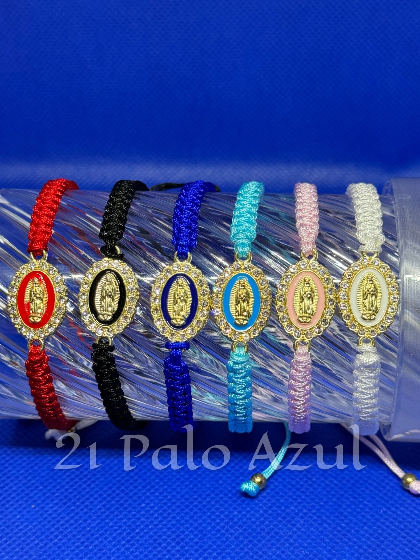 Pulsera con la Virgen Santísima