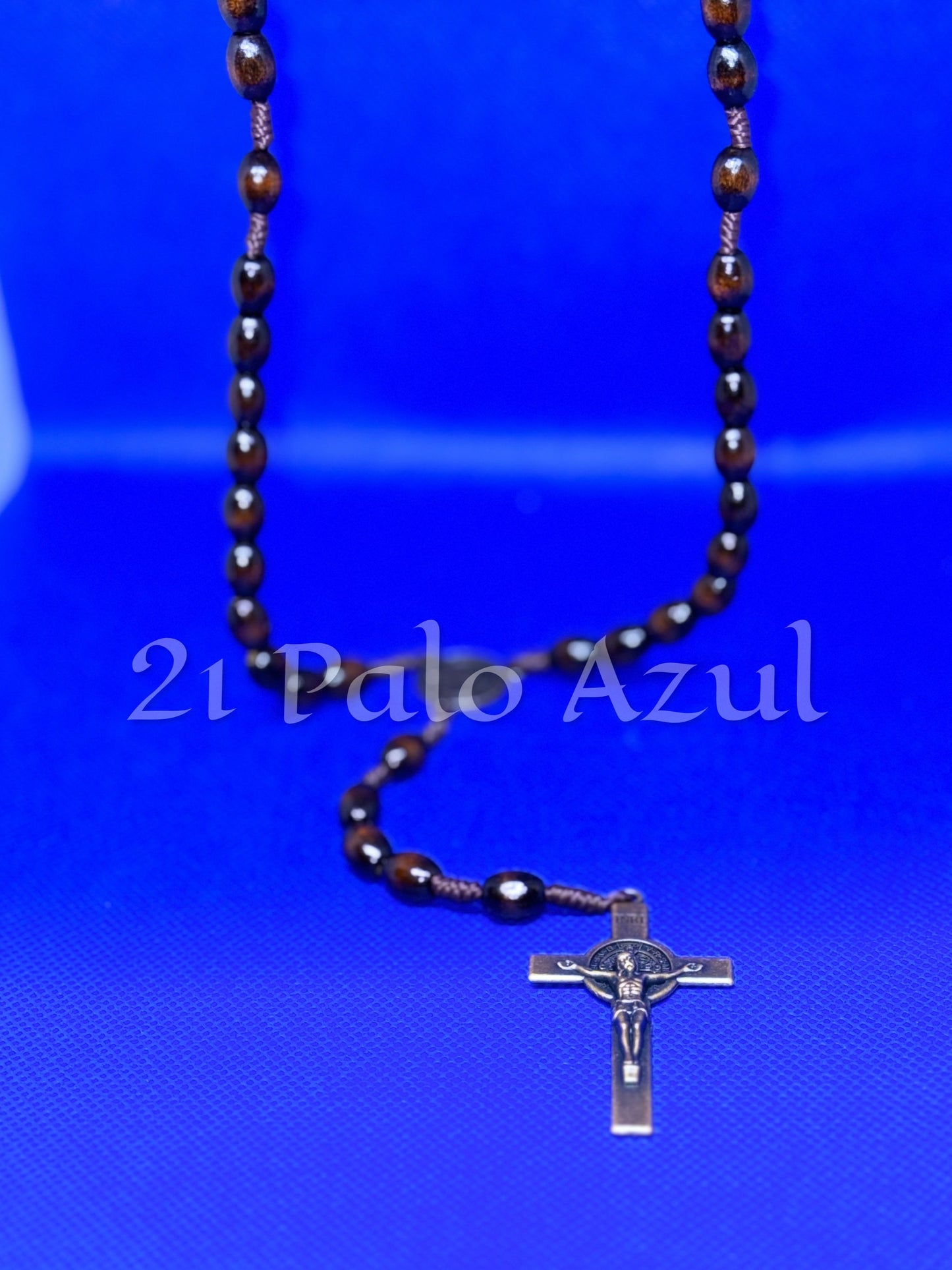 Rosario de Madera Marrón Oscuro con San Benito