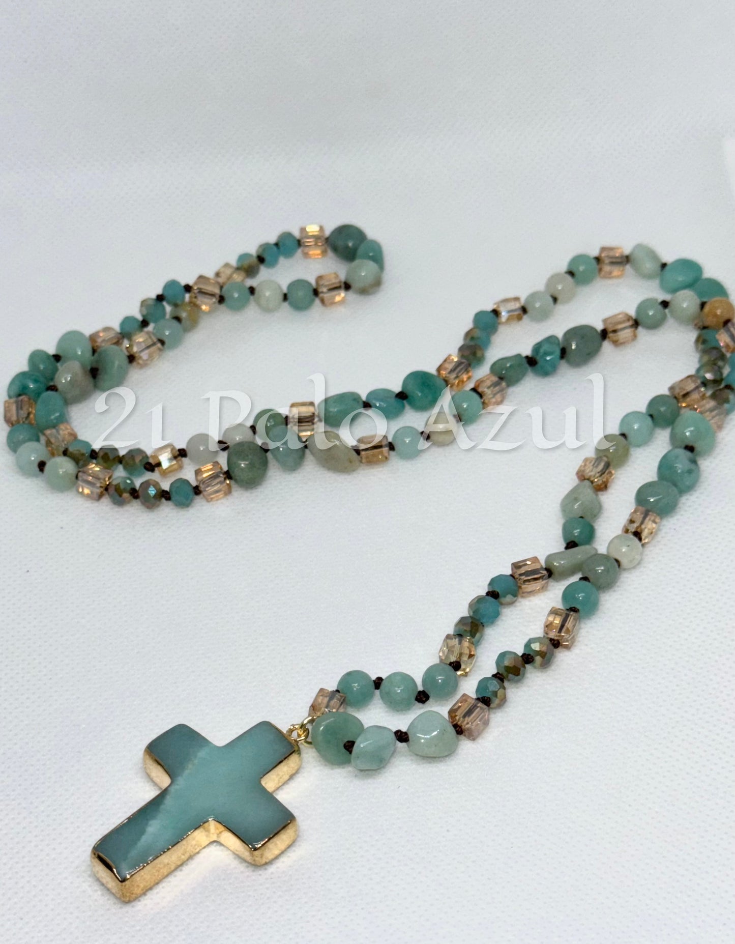Collar con Cruz de piedra