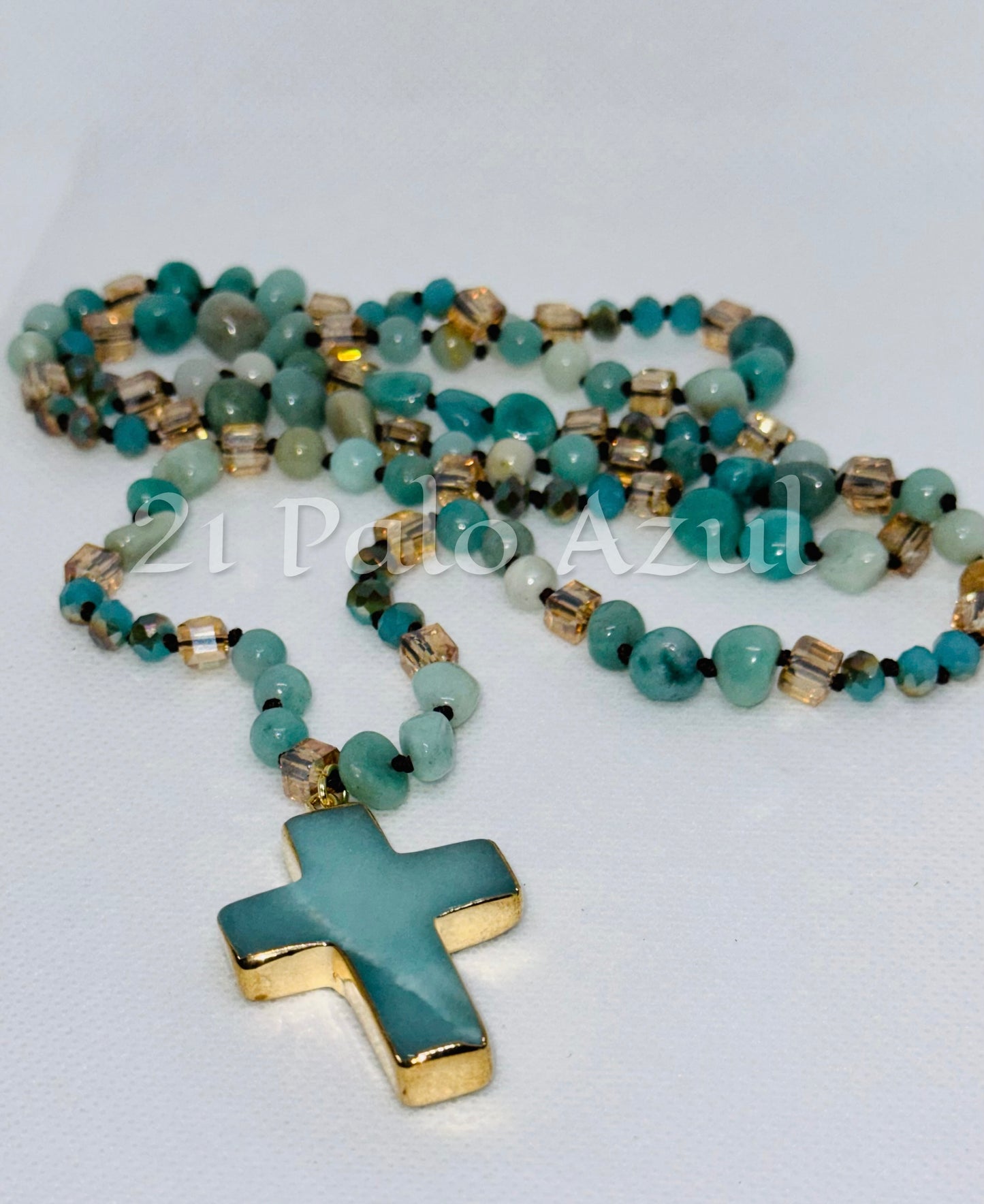 Collar con Cruz de piedra