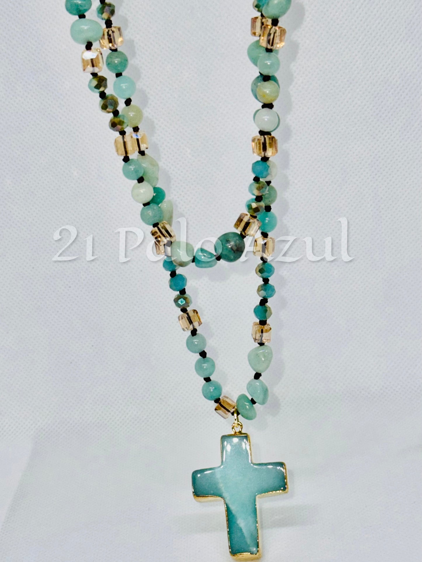 Collar con Cruz de piedra