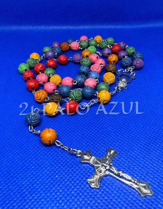 Rosario multicolor en forma de rosa